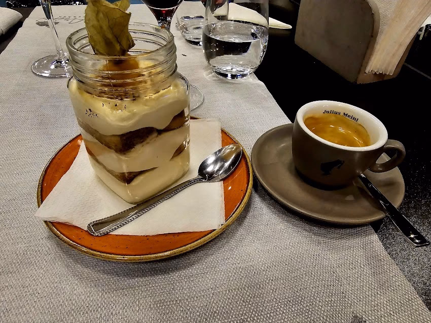 Arini Terasa Restaurant