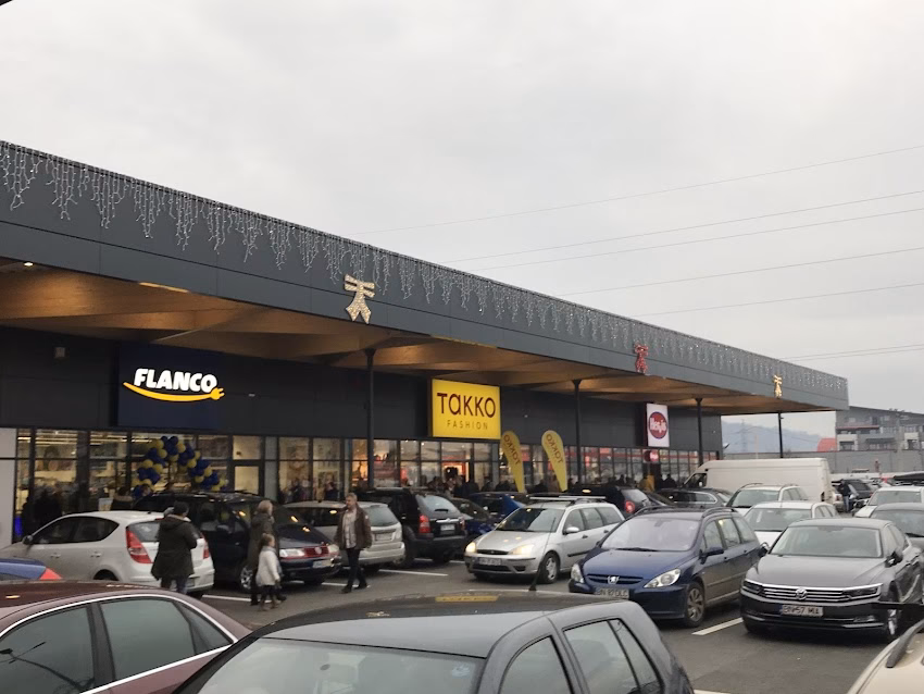 B1 Retail Park