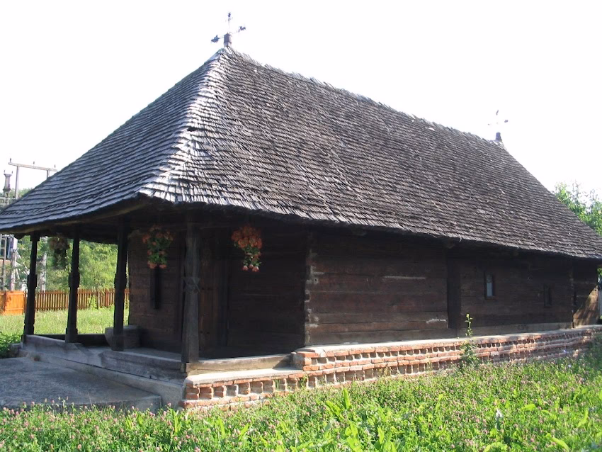 Biserica de lemn Cuvioasa Paraschiva din Costești cartierul Zorile