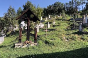 Biserica de lemn Lăzești