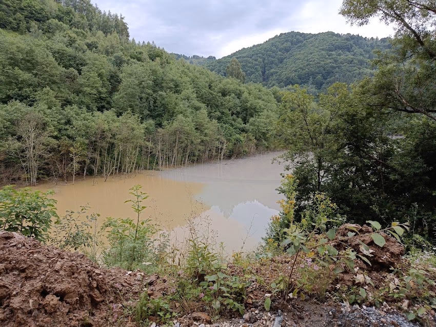 Biserica Scufundată Geamăna