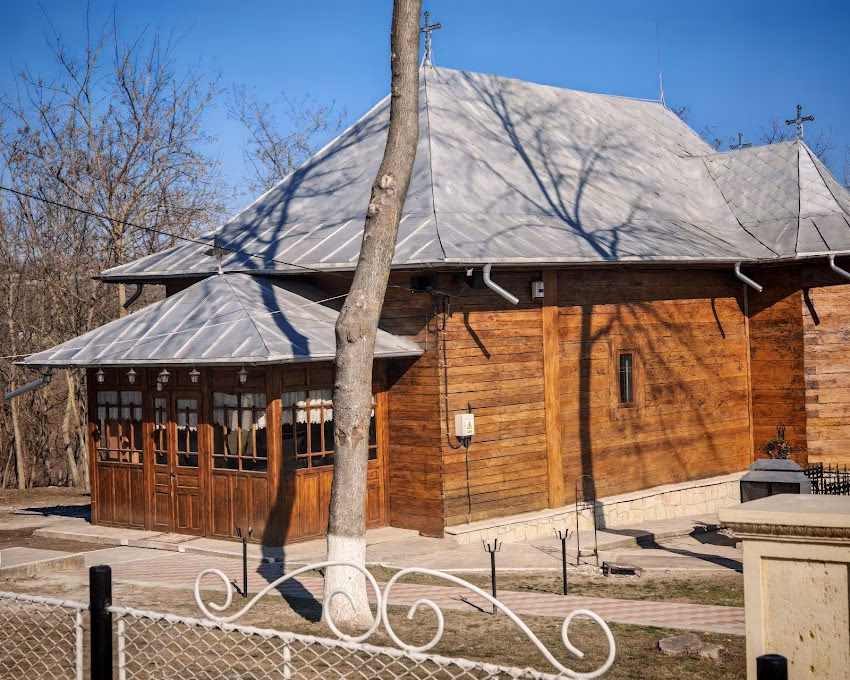 Biserica Sf Arhangheli Mihail si Gavril