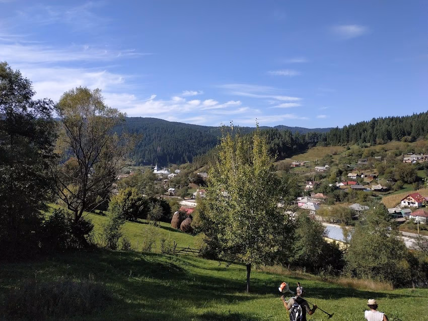 Biserica Sfinții Apostoli Petru și Pavel