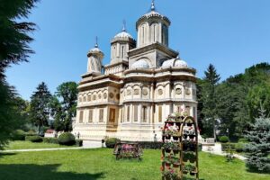 Biserica Sfinții Voievozi