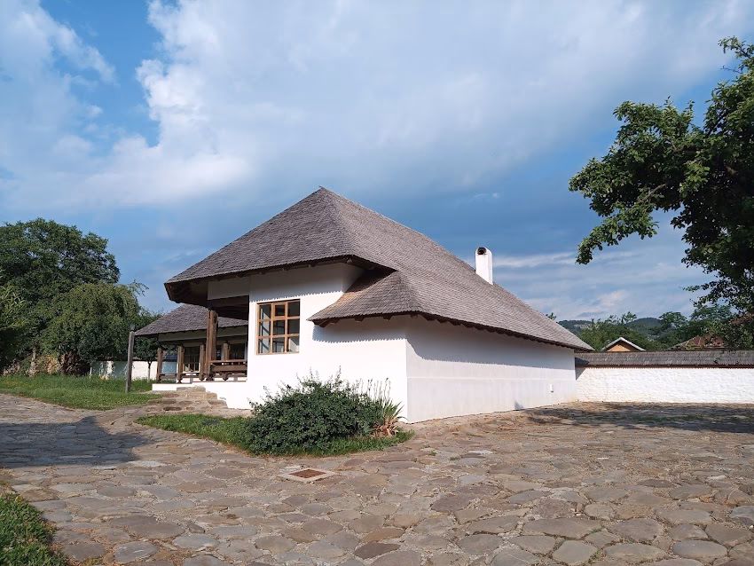Casa cu blazoane din Chiojdu