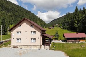 Casa de Piatră Colț de Rai