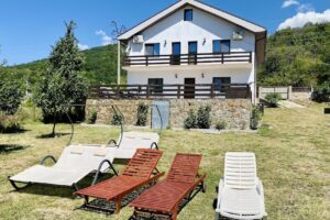 Casa de vacanță în Drencova