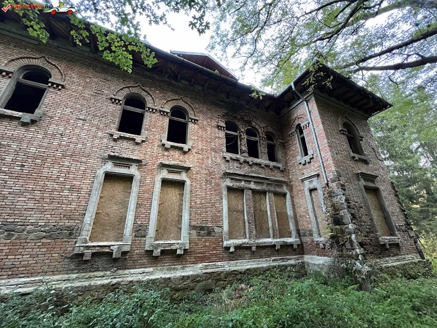 Castel Izvorul Ampoiului