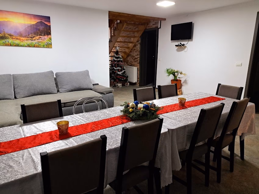 Căsuța Dintre Pini