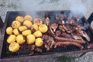 Ceaunul Vesel Punct Gastronomic Local Arpașu de Sus
