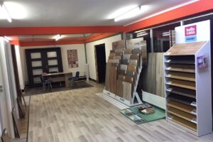 ClassenUsiro Uși Interior Parchet și Gresie