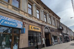 Complex Comercial Emanuel