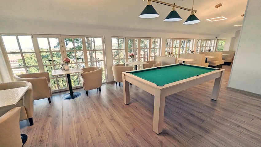 Complex Parc Pini Moinesti