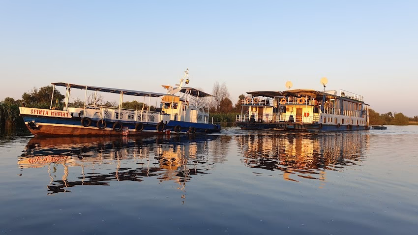 Excursii in Delta Dunarii cu plecare din TulceaHotel plutitor Anda