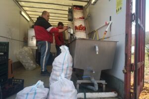 Fabrica mobilă de suc natural