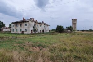 Ferma model Perieți