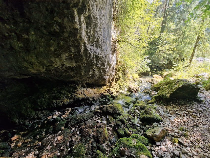 Izbucul de la Cotețul Dobreștilor