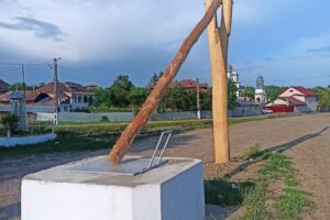 La Fântâni Păunești