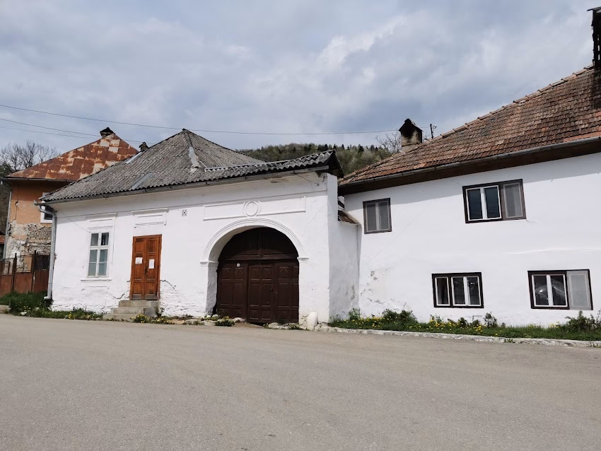 Made in Rosia Montana Handmade Merino Wool Knitwear Shop