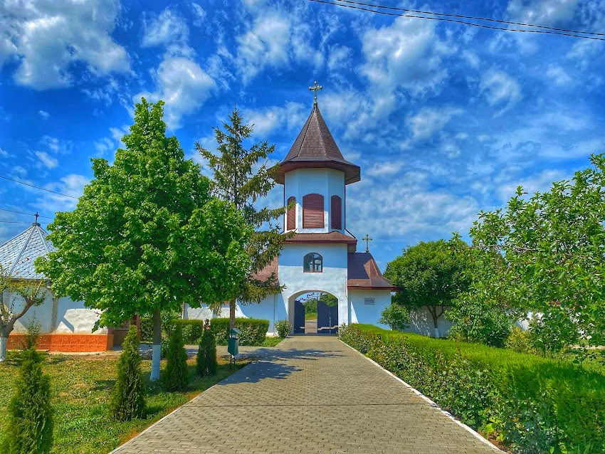 Mănăstirea Izvorul Tămăduirii Coslogeni