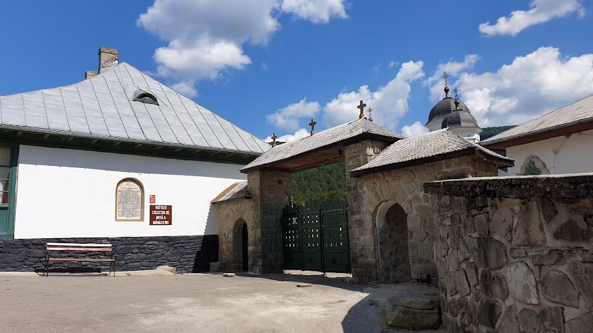 Mănăstirea Suzana