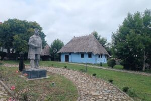 Muzeul Etnografic și Memorial Badea Cârțan