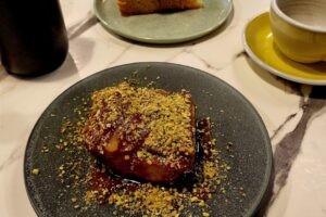 Ouă și Unt Brunch Bistro