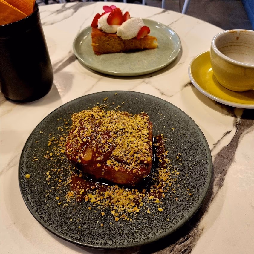 Ouă și Unt Brunch Bistro