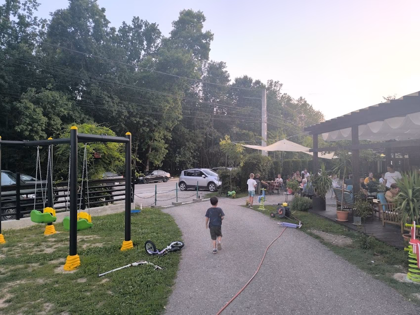 PensiuneRestaurant La Pădurea Statului