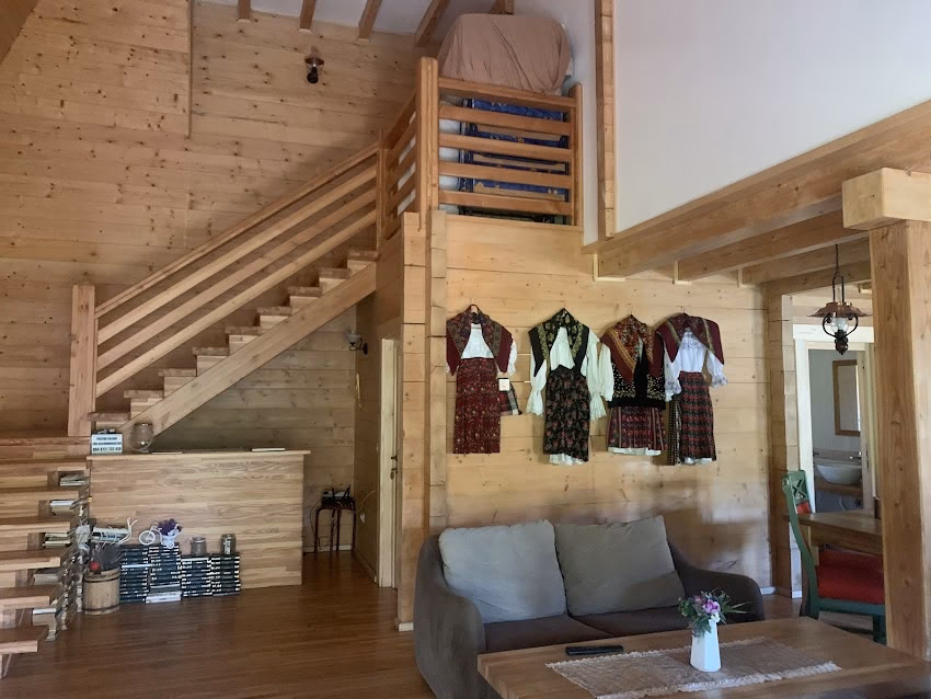 Pensiunea izaviseu de jos