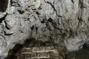 Peștera Dâmbovicioara