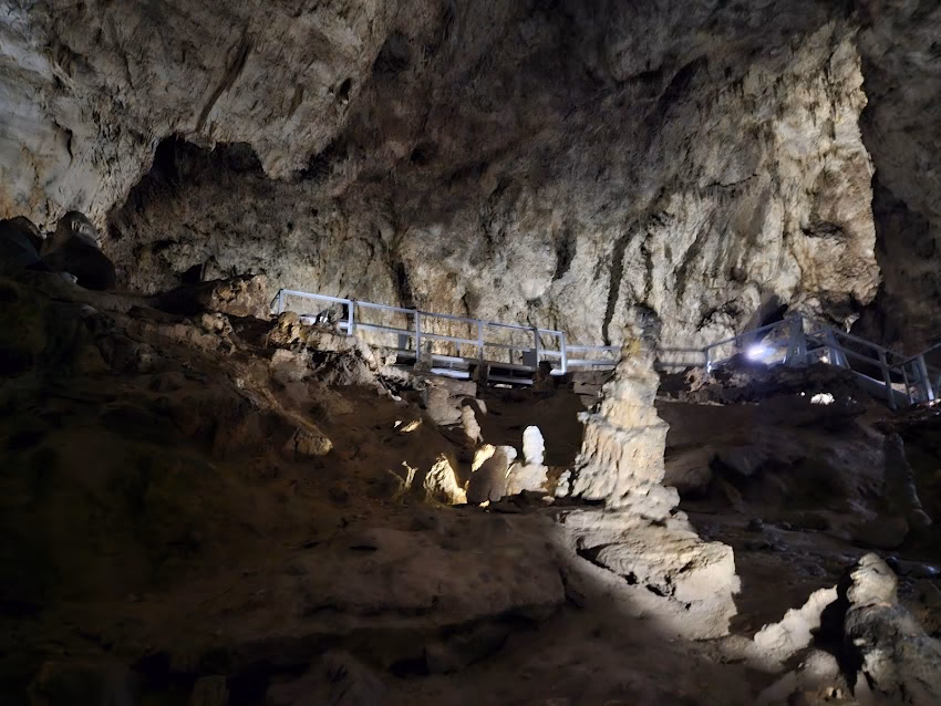 Peștera Valea Cetății