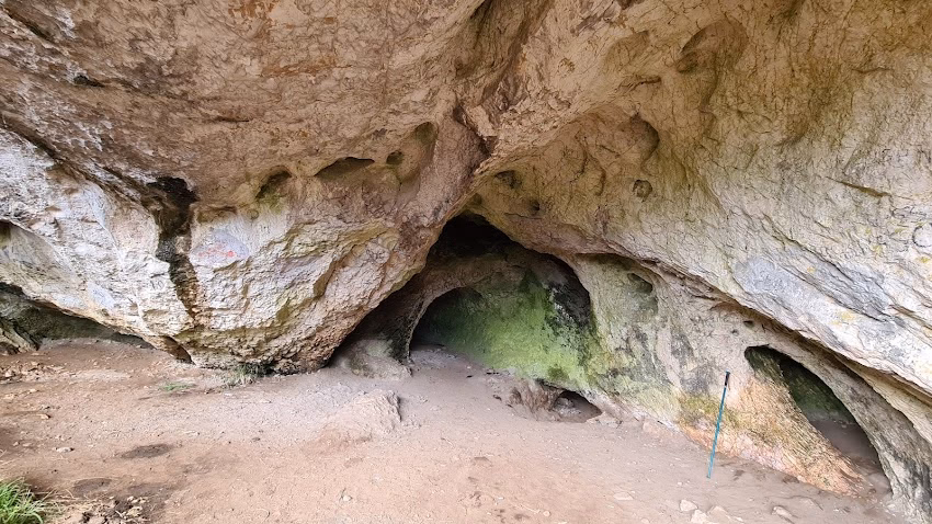 Peștera zidită Mada