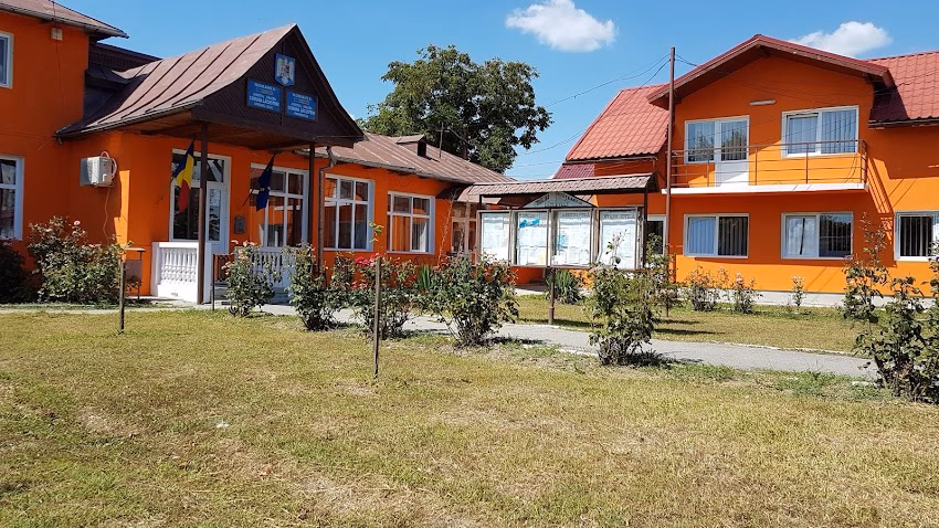 Primăria Lăcusteni