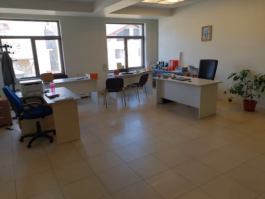 Project Center Intermed 2004 agenție imobiliară Piteşti Argeş