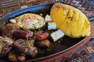 Restaurant La Izvor Moinesti