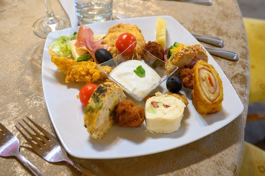 Restaurant Pensiune Casa Cornis