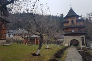 Schitul Agapia Veche