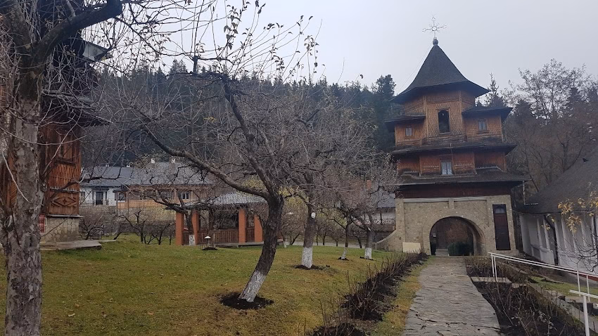 Schitul Agapia Veche