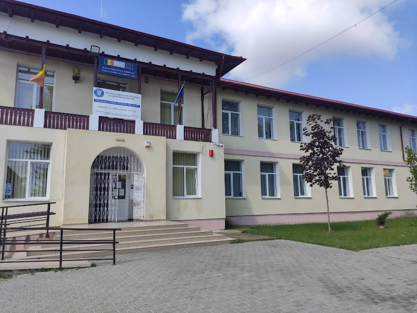 Școala Gimnazială Popricani
