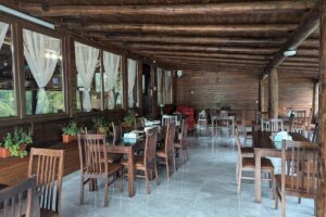 Terasa cu plăcinte și Cazare