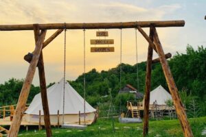 The Story Garden Corbii de Piatră