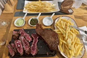 Tonys Eat Drink Huși