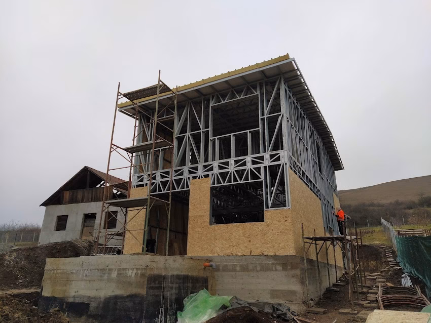 Unic Rotarex Fabrica de Structuri Metalice Usoare