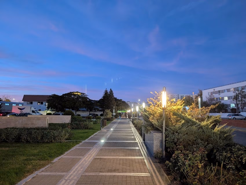 West Gate Business District